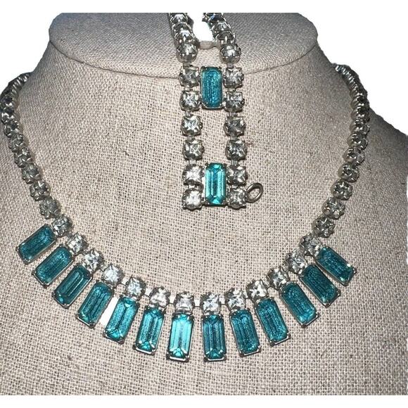 VINTAGE WEISS SIGNED LIGHT BLUE RHINESTONE NECKLACE 15” And BRACELET - Picture 2 of 6